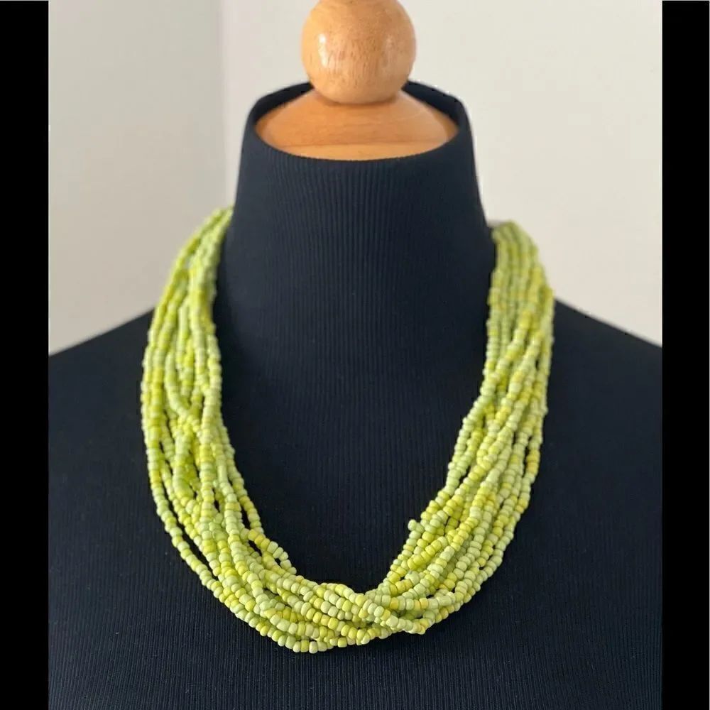 GREENβ
MULTIΒ STRANDβ
BEADβ
NECKLACE